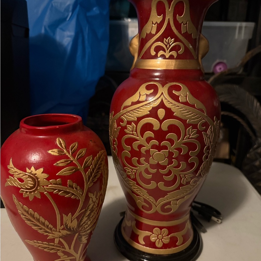 Elegant Red and Gold Decorative Vase Set